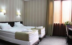 D'Plaza Hotel